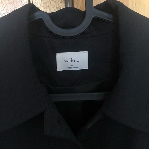 Aritzia Wilfred Black Cropped button up jacket - Picture 4 of 6